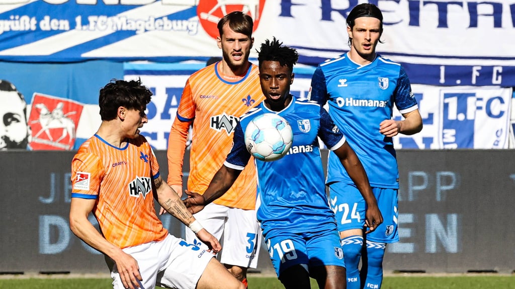 Der 1. FC Magdeburg ist am Sonntag (19. Oktober 2025) beim SV Darmstadt 98 zu Gast. Wir erklären, wo Fans das Spiel live im Stream und TV verfolgen können.