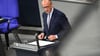 Bundeskanzler Friedrich Merz (CDU) äußert sich in seiner Regierungserklärung im Bundestag gleich zu Beginn am Montag in Ägypten unterzeichneten Gaza-Friedensplan von US-Präsident Donald Trump.