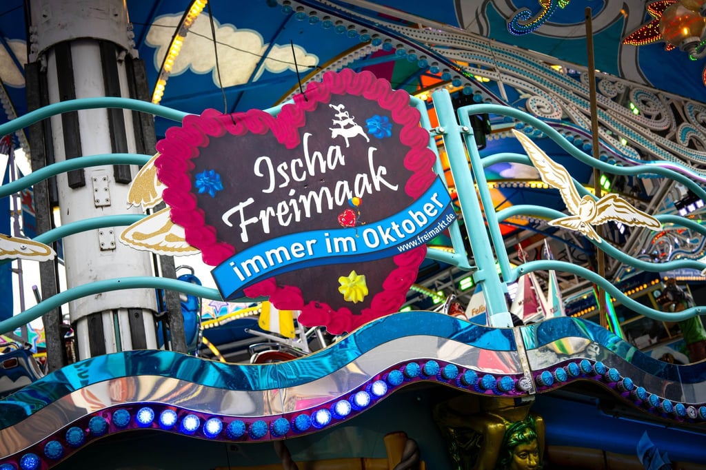 Mit Böllerschüssen und einem dreifachen „Ischa Freimaak“ beginnt am Freitag wieder der Bremer Freimarkt.