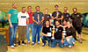 Das Team von Weima Groß Naundorf (vorn) entschied das Bowling-Turnier um den Firmen-Goldpokal in Jessen. Die nächsten Plätze belegten der Wasser- und Abwasserzweckverband (stehend, links) und das Quartett von der zbo Bau GmbH.