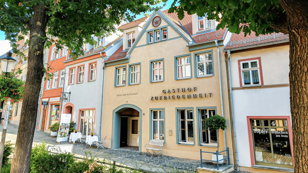 Michelin Keys: Das Naumburger Hotel "Gasthof Zufriedenheit" ist das beste in Sachsen-Anhalt.