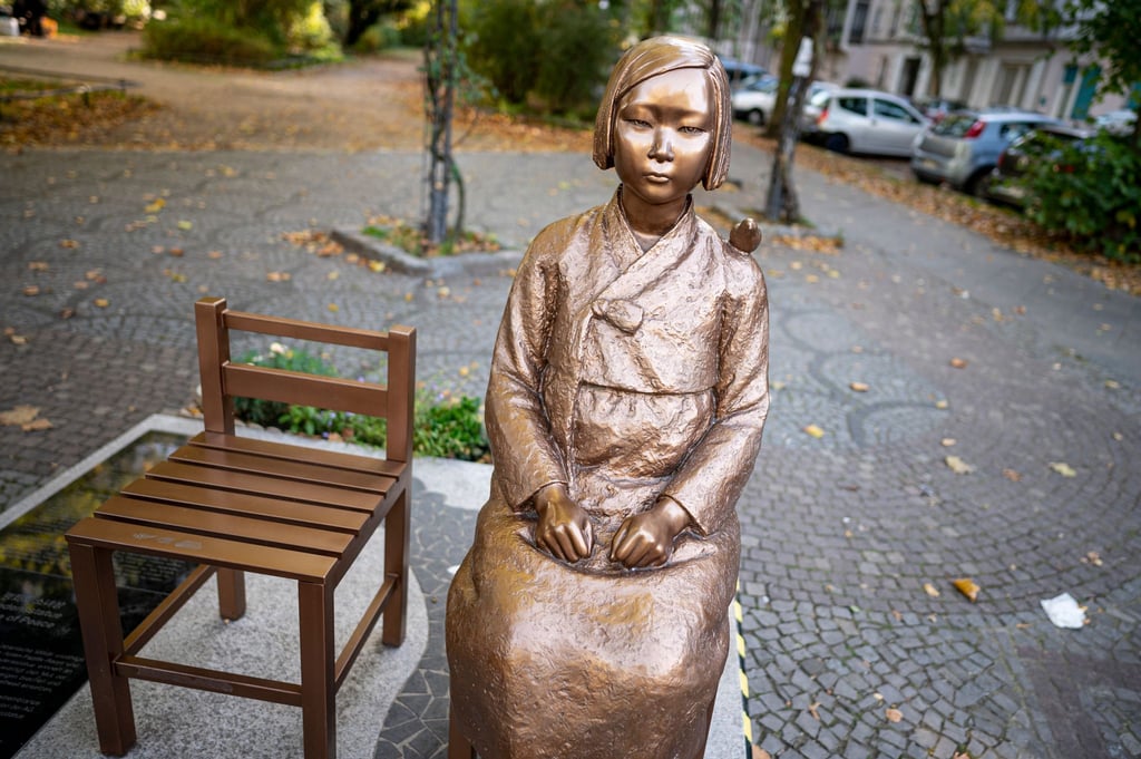 Die „Trostfrauen“-Statue in Berlin-Moabit erinnert an koreanische Opfer des Zweiten Weltkriegs. (Archiv)
