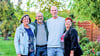 Ehefrau Anke Panknin (von links) aus Stendal ist überglücklich, dass Bernd Panknin dank der Stammzellenspende von Tobias Weinauge, bei der ihn Ehefrau Tanja Weinauge unterstützte, seinen Blutkrebs überlebt hat.