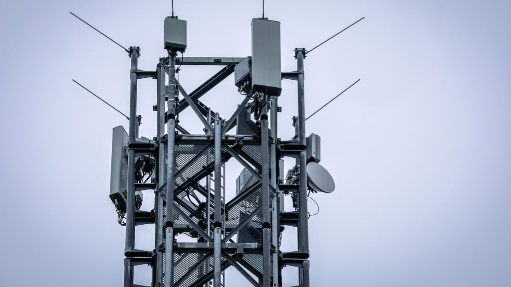 Die Telekom hat im Landkreis Anhalt-Bitterfeld drei Standorte mit LTE und 5G erweitert.