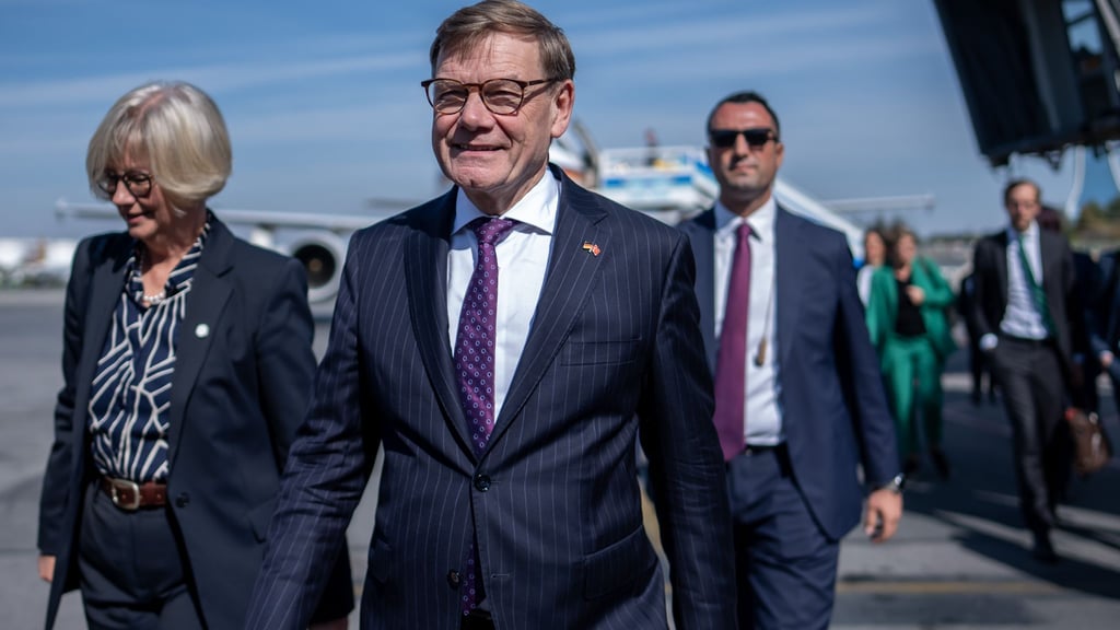 Vor dem Hintergrund eines ungewissen Nahost-Friedens ist Außenminister Johann Wadephul (CDU) in die Türkei gereist.