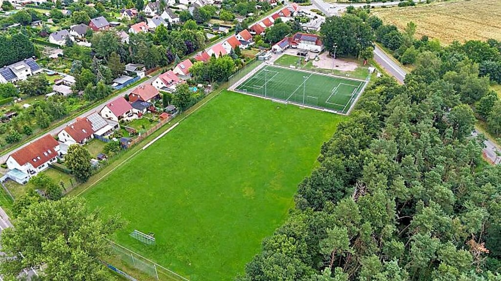 Die Anlage des Post SV Stendal aus der Luft: Vereine erhalten von der Stadt Geld über die Sportförderrichtlinie, um ihre Plätze in Schuss zu halten.
