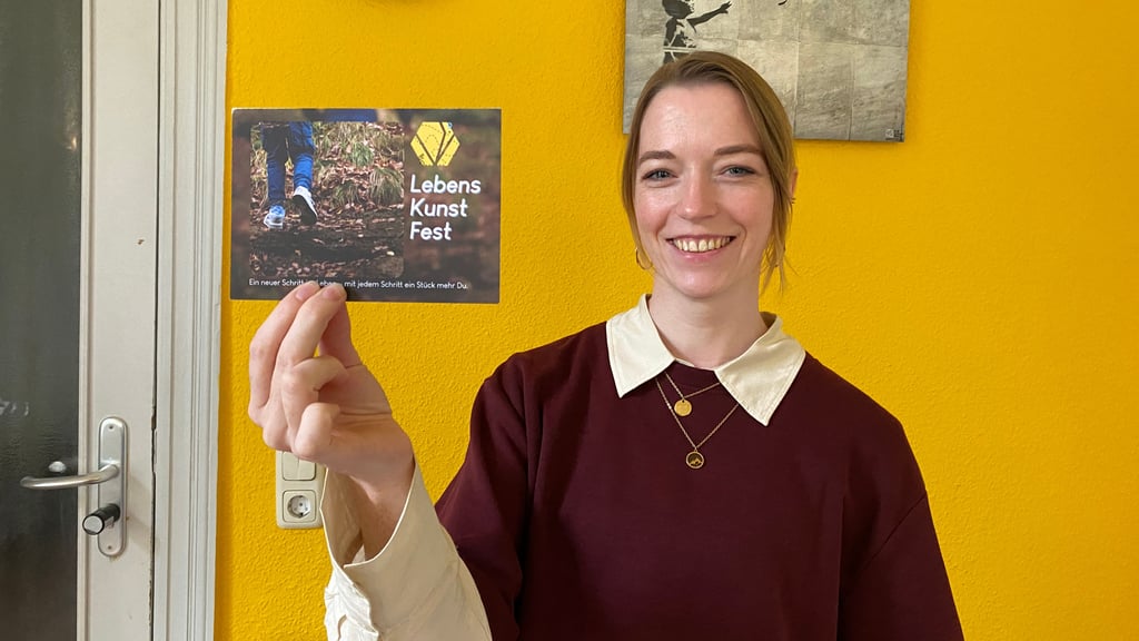 Die Villa Wertvoll in Magdeburg bietet mit dem Lebenskunstfest eine Alternative zur Jugendweihe an. Edith Bürger steht als Ansprechpartnerin zur Verfügung.