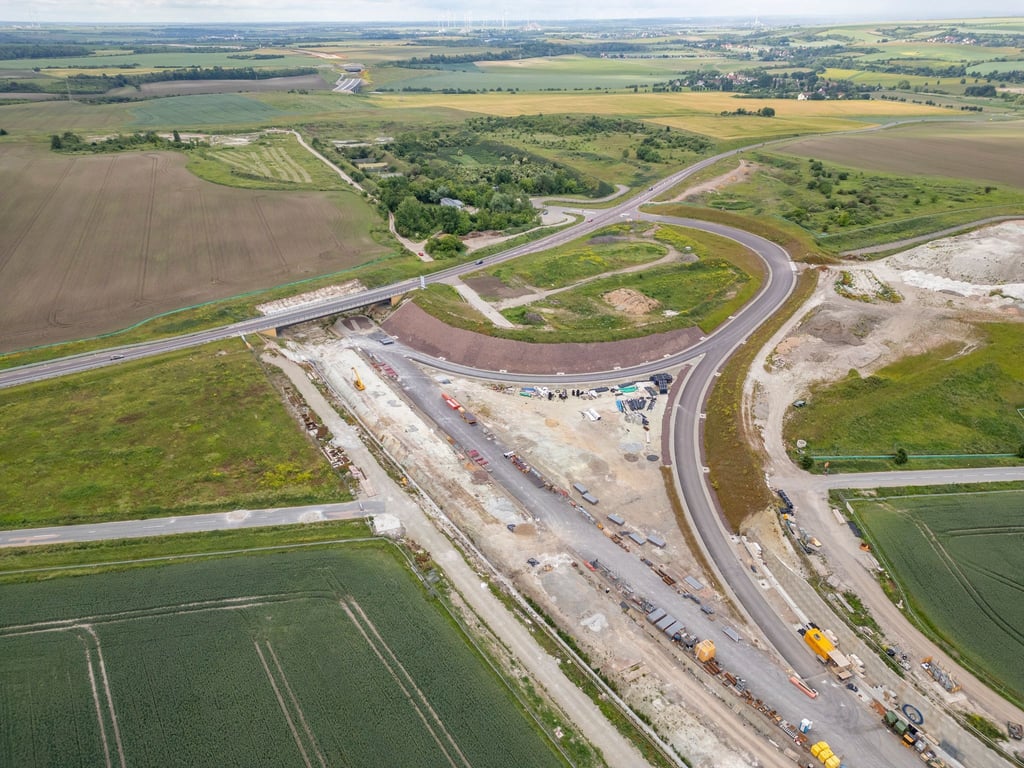 Die A14 ist am Wochenende bei Halle auf einem Teilstück voll gesperrt. (Archivbild)