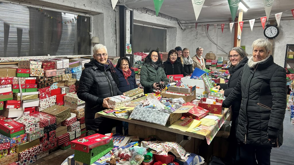In Magdeburg findet zum 27. Mal die Aktion „Weihnachten im Schuhkarton“ statt. Magdeburger können wieder Päckchen packen.