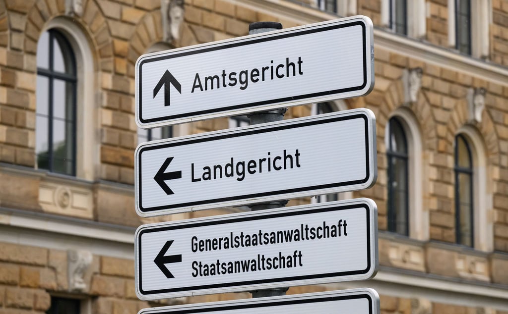 Gegen zwei „Reichsbürger“ ist Anklage erhoben worden. (Symbolbild)