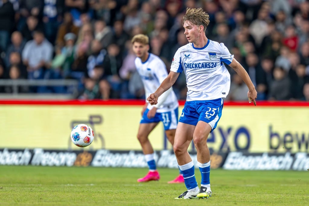 Kennet Eichhorn von Hertha BSC ist jüngste Startelf-Spieler der Zweitliga-Historie. (Archivbild)