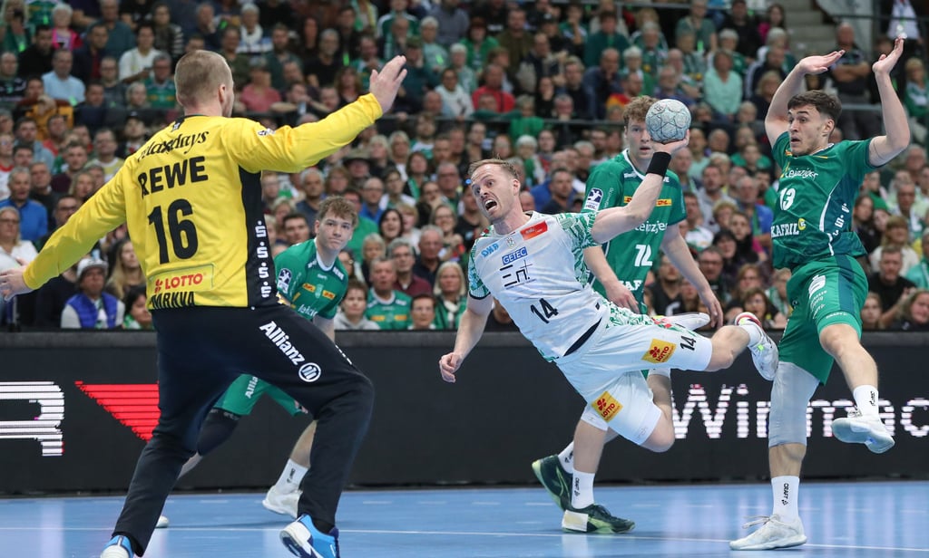 Omar Ingi Magnusson setzt sich hier wunderschön durch und war beim Sieg des SCM in Leipzig mit sieben Toren beteiligt.