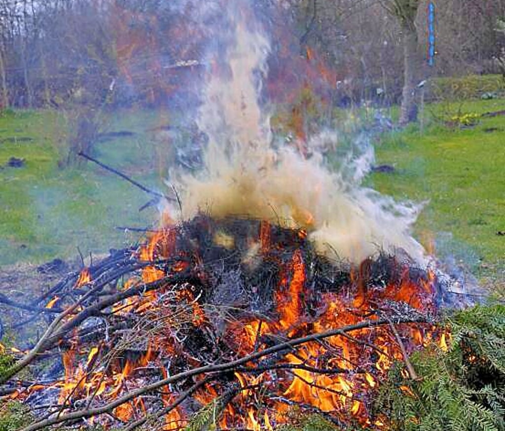 Gartenabfälle dürfen teils verbrannt werden.