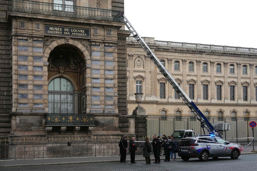 Auf das Pariser Museum Louvre ist ein Raubüberfall verübt worden. (Archivbild)