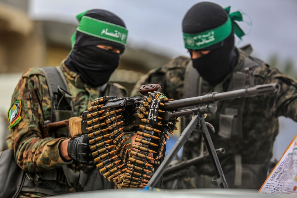 Vermummte Kämpfer der Kassam-Brigaden, des militärischen Flügels der islamistischen Terrororganisation Hamas. (Archivbild)