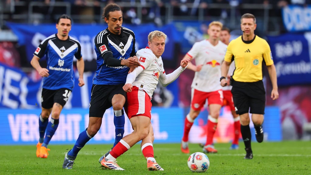 Harte Bandagen: Yussuf Poulsen gegen Xaver Schlager.