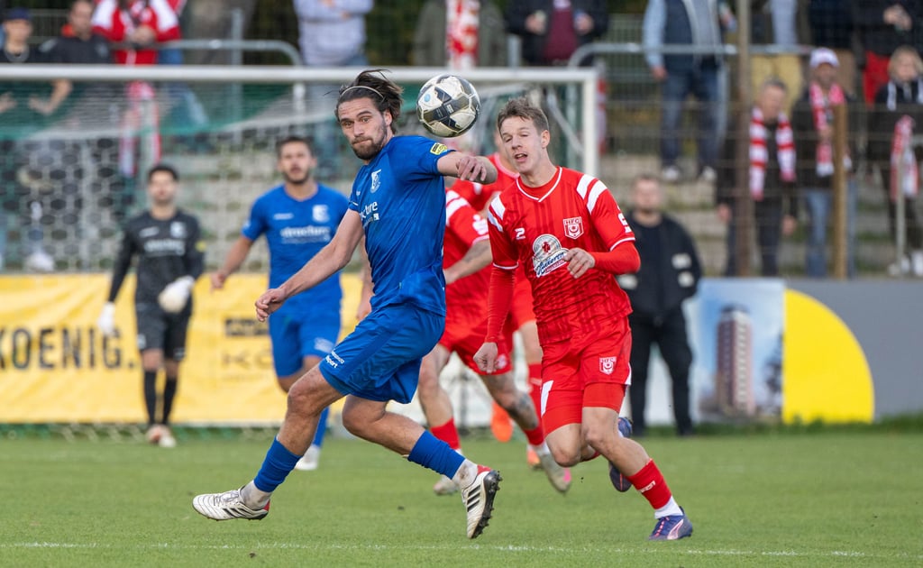Jonas Nietfeld (l.) fiel gegen seinen Ex-Verein HFC vor allem als Arbeiter auf, legte dann für die VSG Altglienicke den Ausgleich auf.