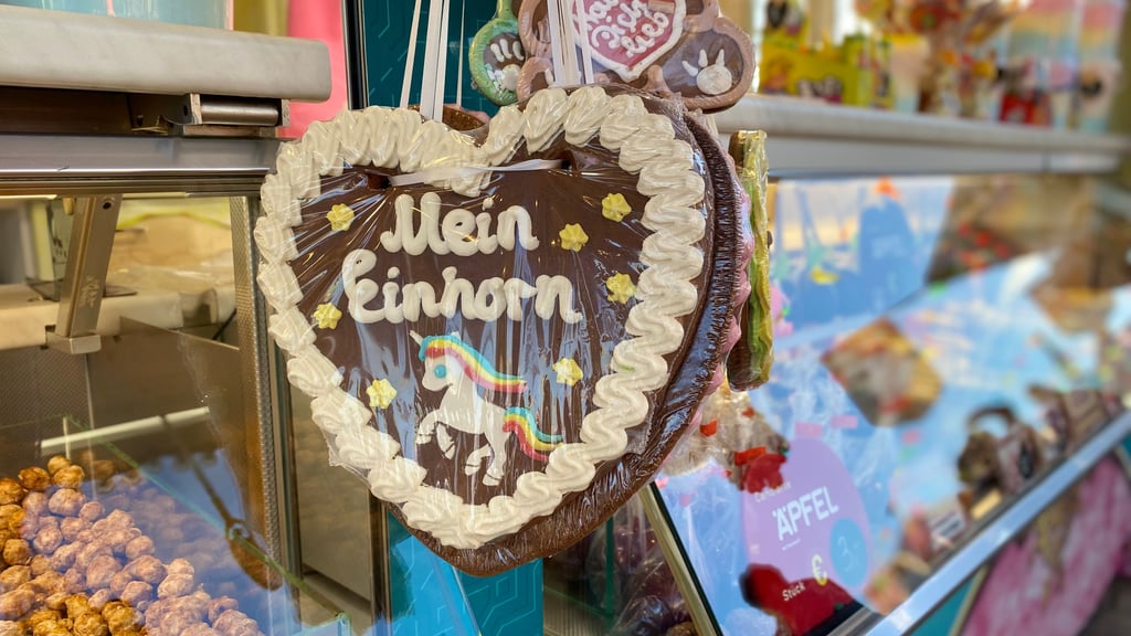 Mitbringsel für ein (bleibendes) Liebesbekenntnis.