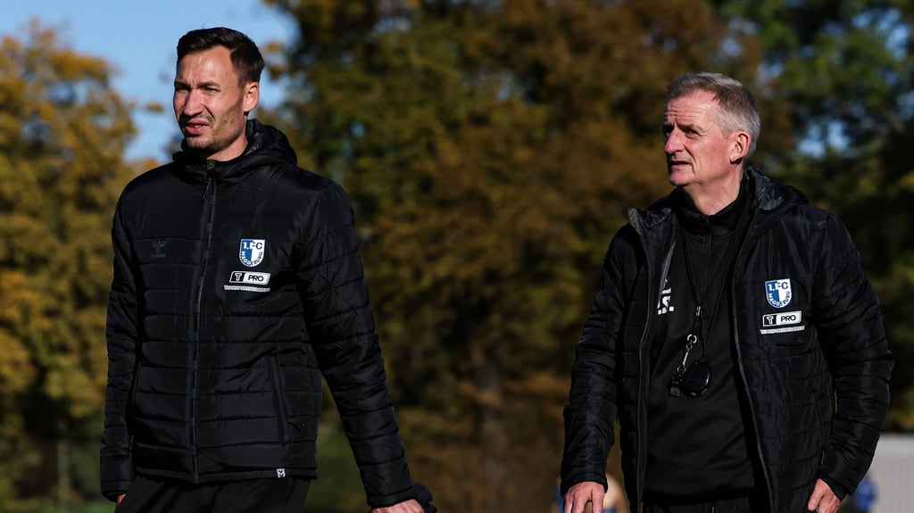 Pascal Ibold und Petrik Sander haben sich ihren Plan für den 1. FC Magdeburg gegen den SV Darmstadt 98 überlegt.
