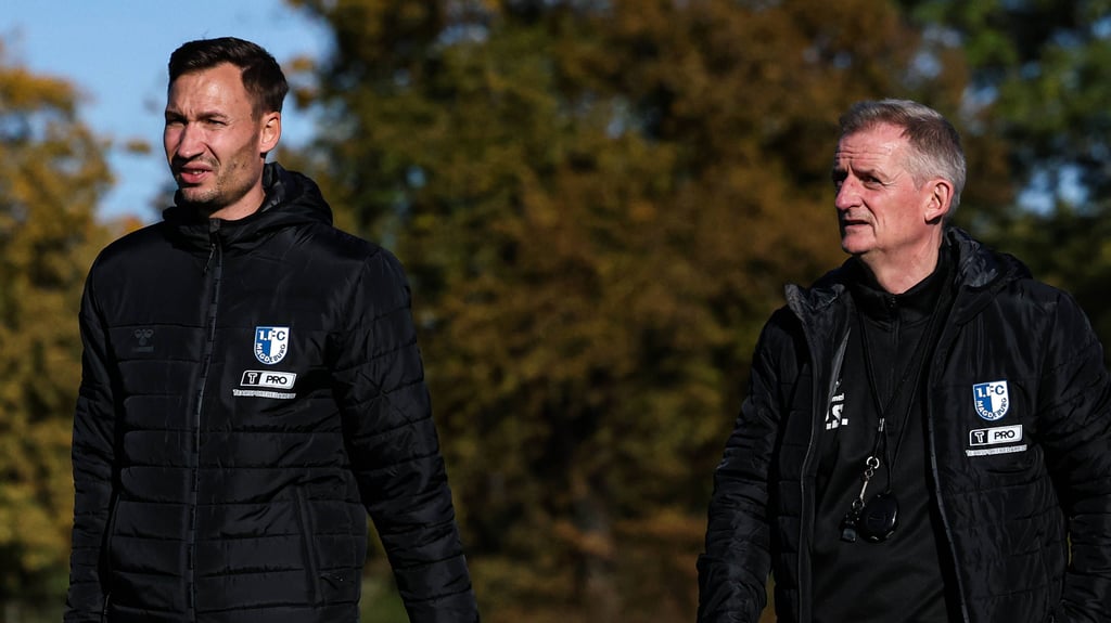 Pascal Ibold und Petrik Sander haben sich ihren Plan für den 1. FC Magdeburg gegen den SV Darmstadt 98 überlegt.