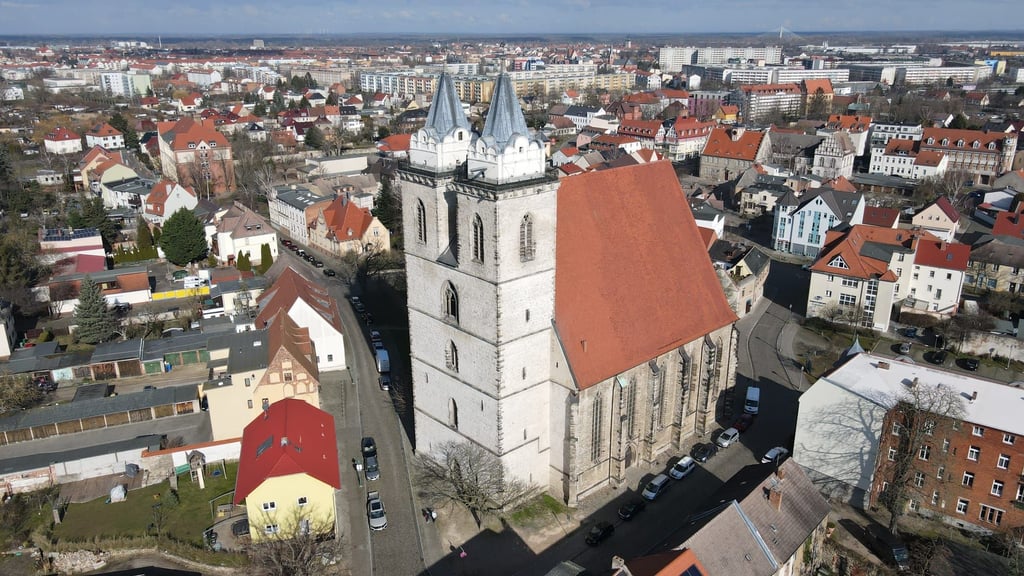 Um die Johanniskirche in Bad Salzelmen wieder mit Bronzeglocken auszustatten, will der Kirchbauverein Schönebeck-Salzelmen nun beim Förderprogramm Leader Gelder einwerben.