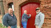 Am alten Feuerwehrhäuschen in Hohenbellin: Tino Cebulski, Bernd Zander und Ronny Harzendorf. 