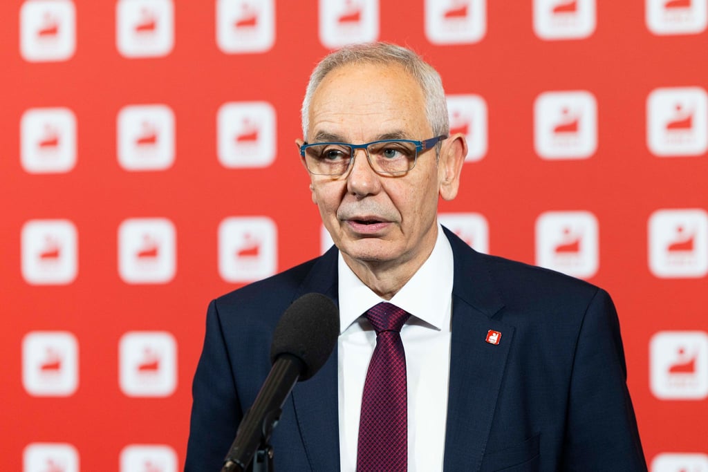 „Wer hier verdient, muss auch hier beitragen“: Michael Vassiliadis.