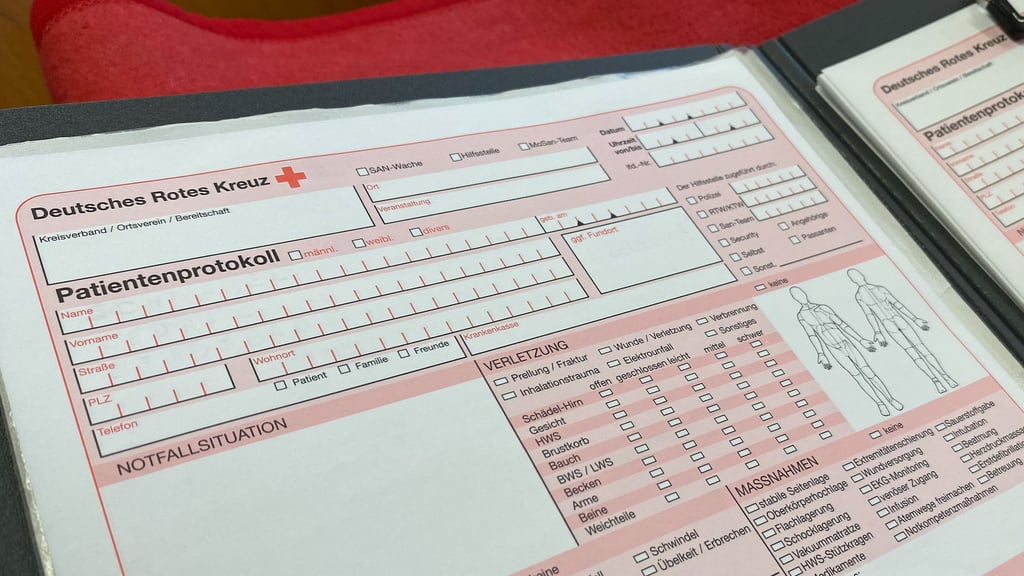 Geht es etwa um Arbeitsunfälle, dokumentiert das Deutsche Rote Kreuz in Staßfurt die Einsätze systematisch – Stichwort: Folgeschäden.