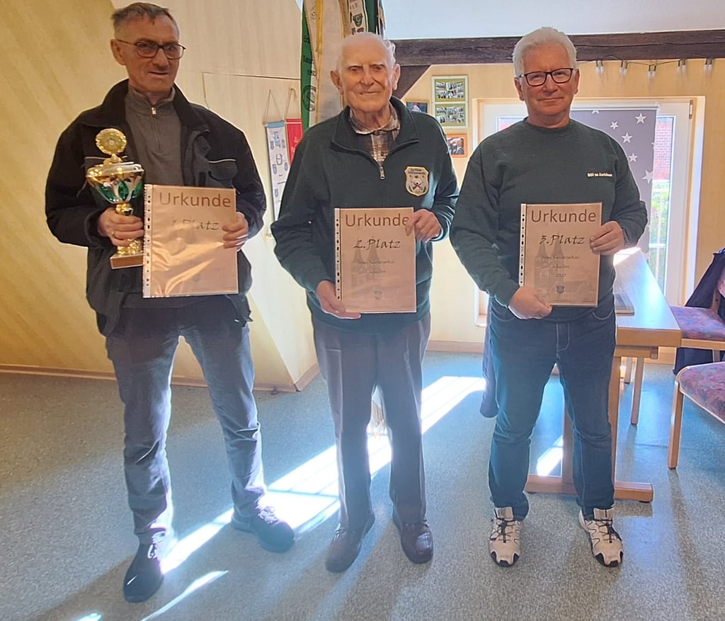 Mario Beier (v.l.) gewann den Klosterpokal und setzte sich gegen Armin Staufenbiel und Ralf Hannemann durch.