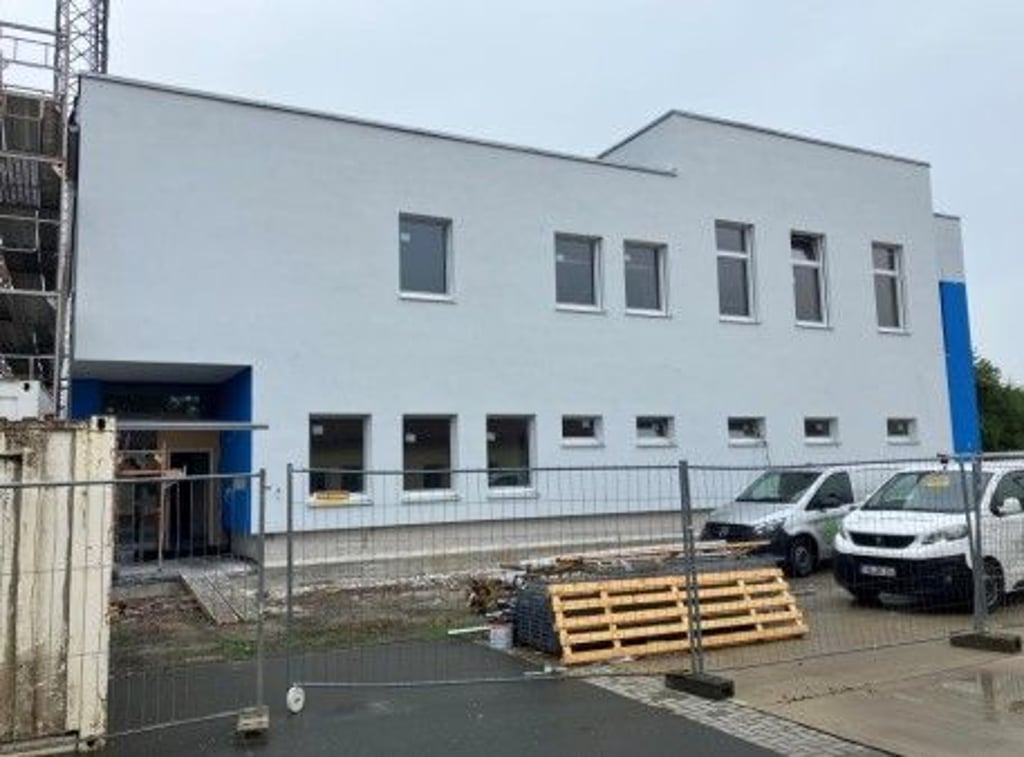 Der Neubau Leitstelle in Bitterfeld läuft: Der Rohbau steht.