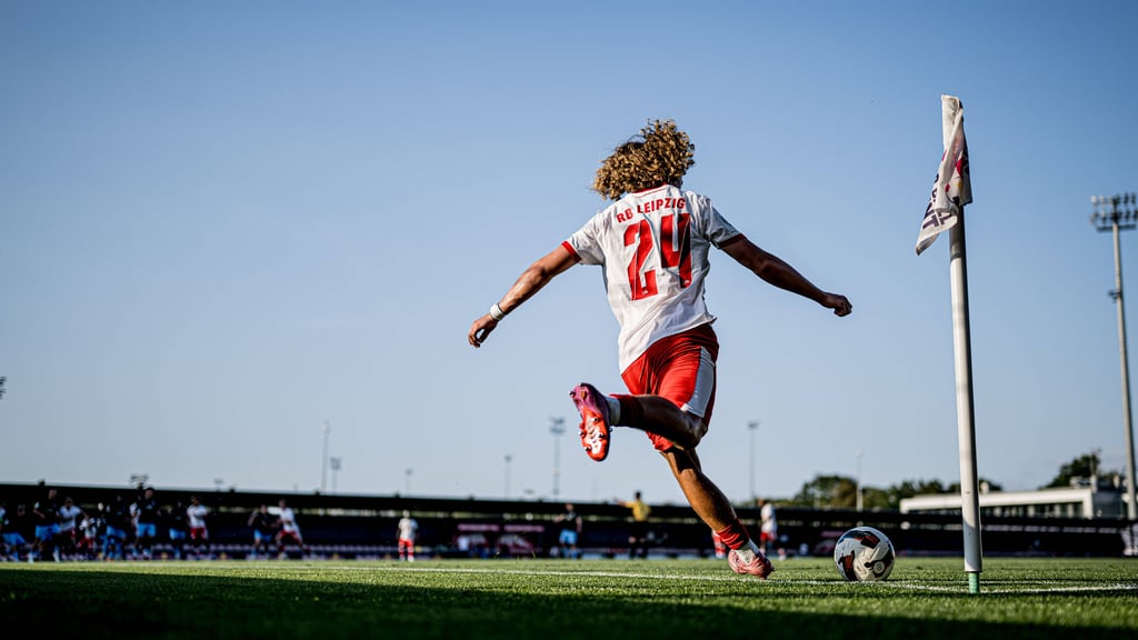 Kreuzbandriss bei RB Leipzigs Nachwuchsstar Viggo Gebel