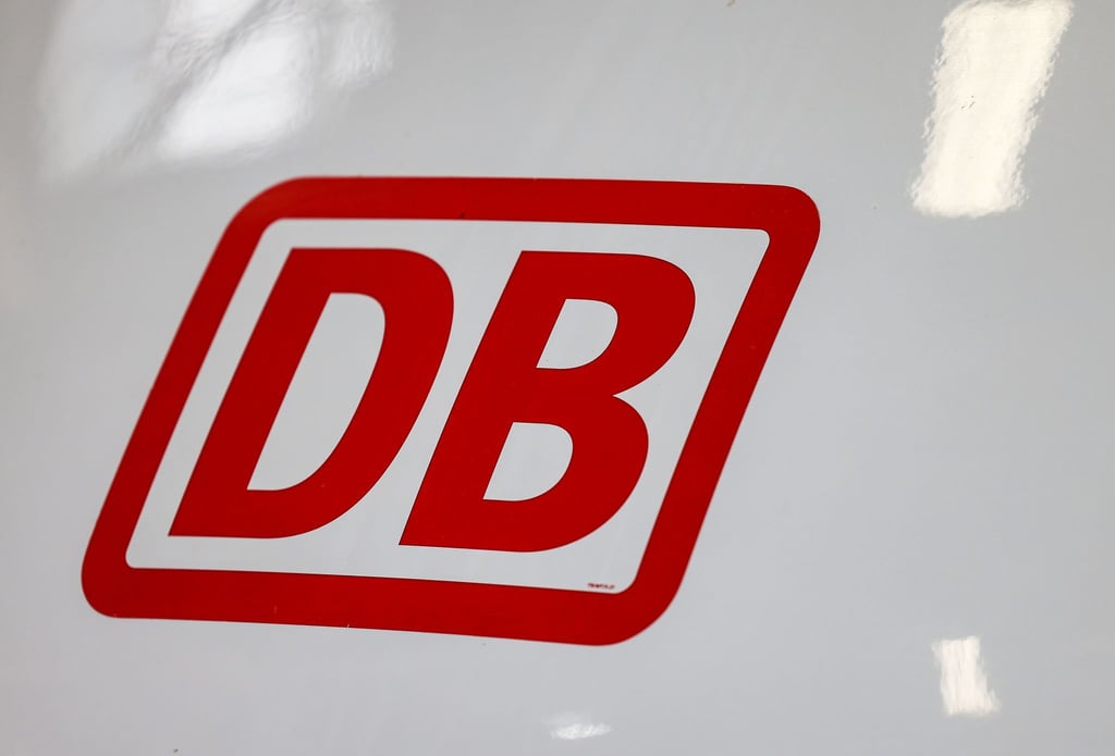 Reisende müssen auf der Rheintalbahn am Sonntag mit Beeinträchtigungen rechnen. (Symbolbild)