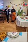 Auch Ortsbürgermeisterin Bogumila Jaksch (Mitte) hat zum Tag der offenen Tür ein paar Stunden mit den Freiwilligen verbracht. Sie lobt das unermüdliche Engagement.