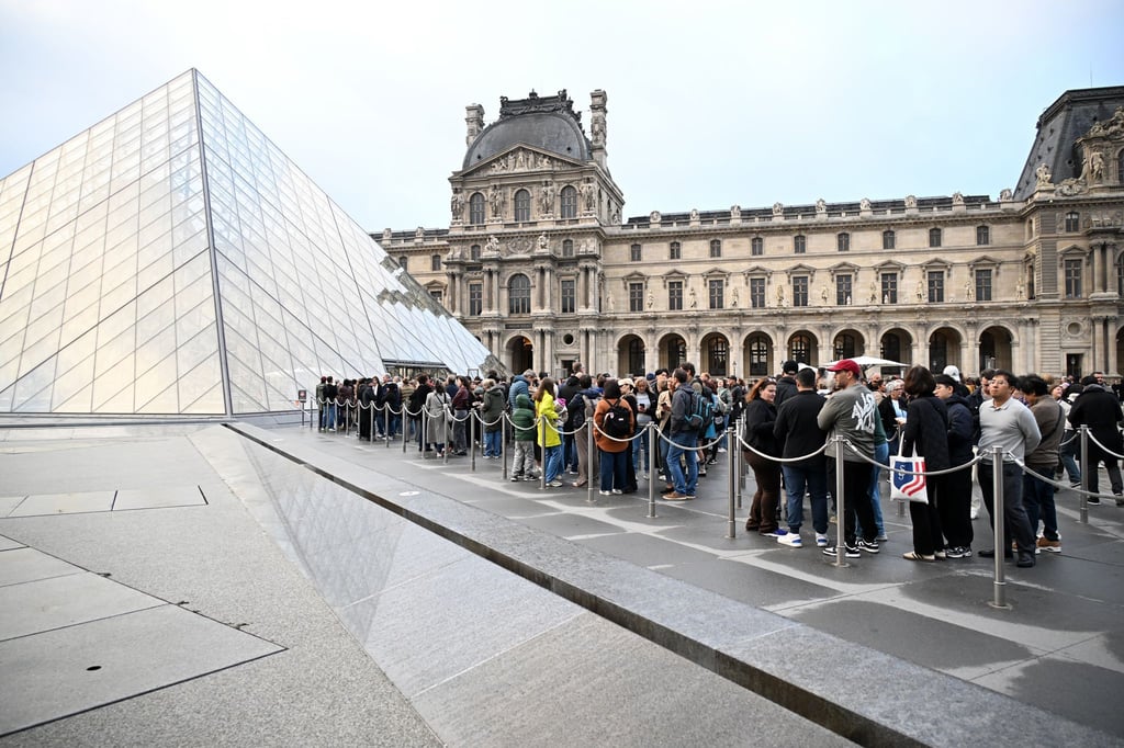 Der Louvre blieb für Besucher weiter geschlossen.