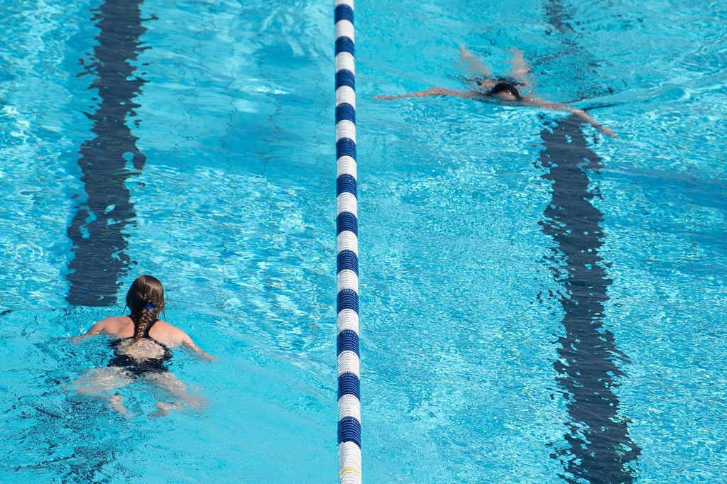 Die Zeitzer Schwimmhalle muss ihre Öffnungszeiten verkürzen.