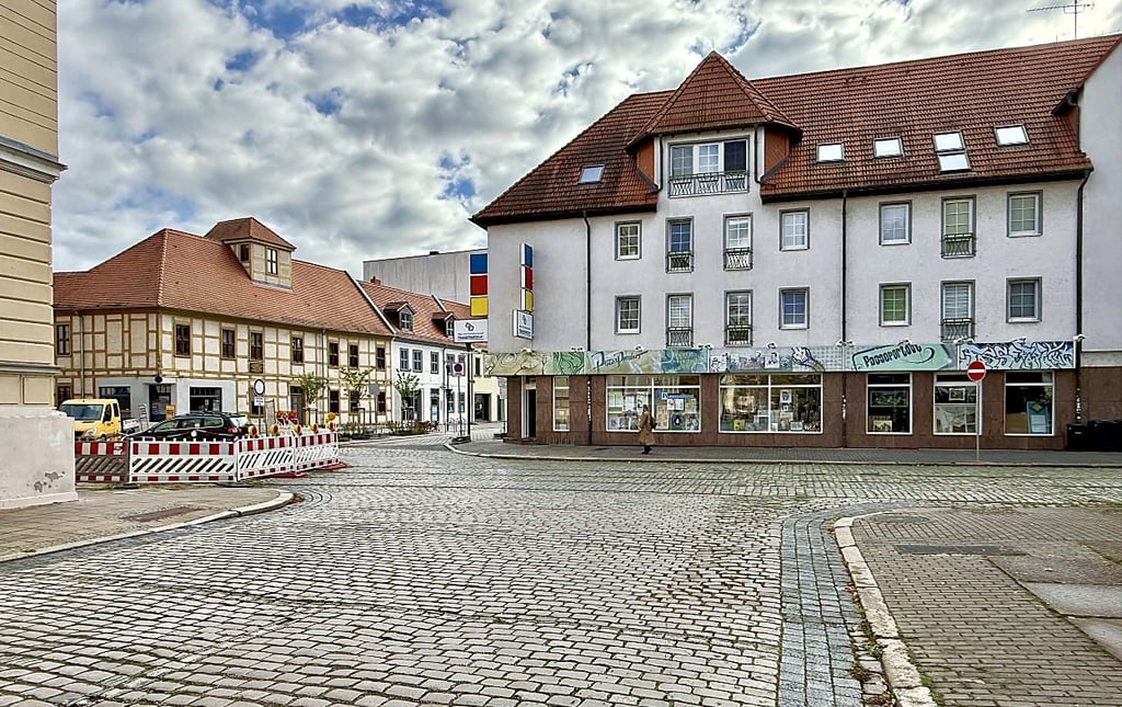 Bald finden an der Kreuzung Ferdinand-von-Schill-Straße Ecke Hans-Heinen-Straße weitere Bauarbeiten statt.