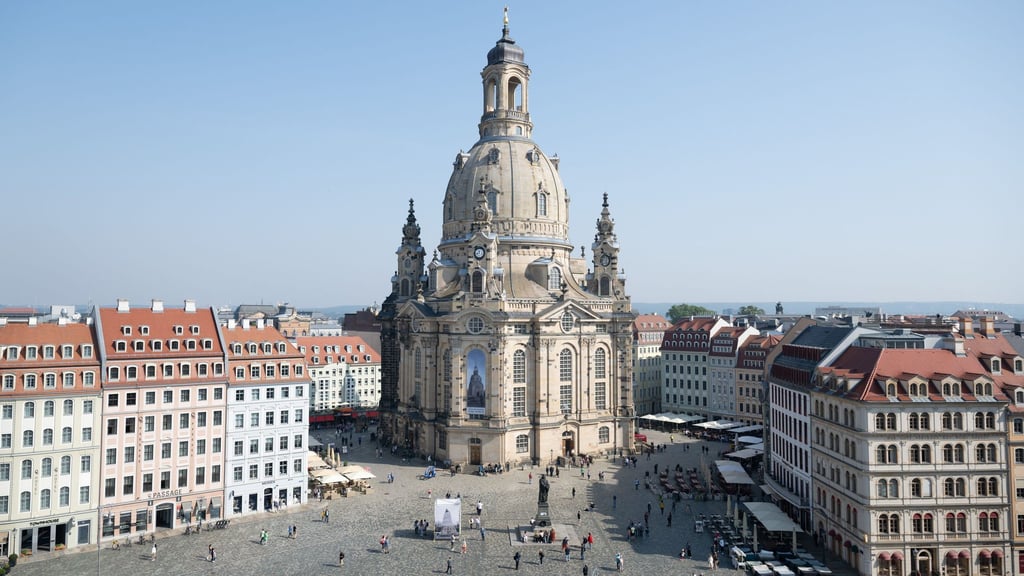 In der Dresdner Frauenkirche wurde zum 15. Mal der Sächsische Bürgerpreis verliehen (Archivbild)