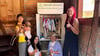 Bei den Mühlenspatzen in Anderbeck steht schon ein Kids Schrank.  Von links nach rechts:  Christin Hinz,  Trust René Telemann (Baby), Lisa-Marie Anton, Kita-Leiterin Sassi Schulze und Rosaenna Fahldieck.