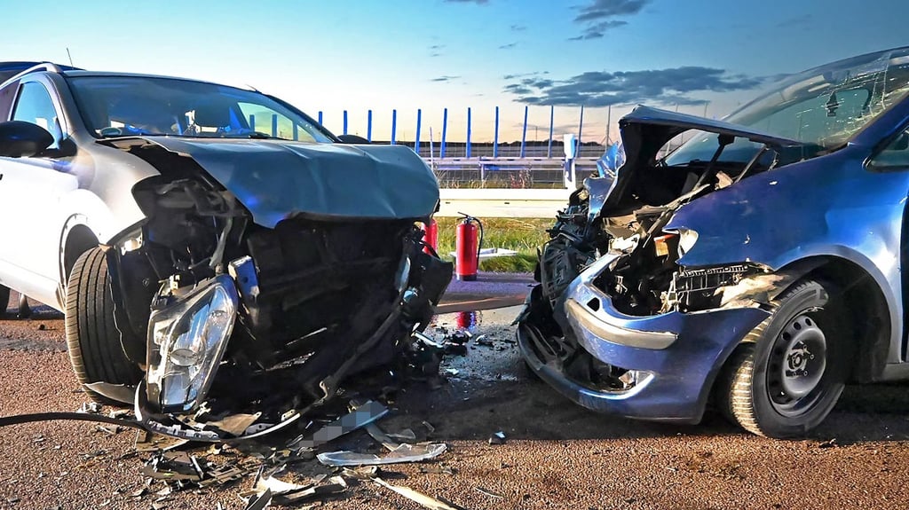 Bei einem Unfall nahe Giersleben wurden am Wochenende fünf Personen verletzt.
