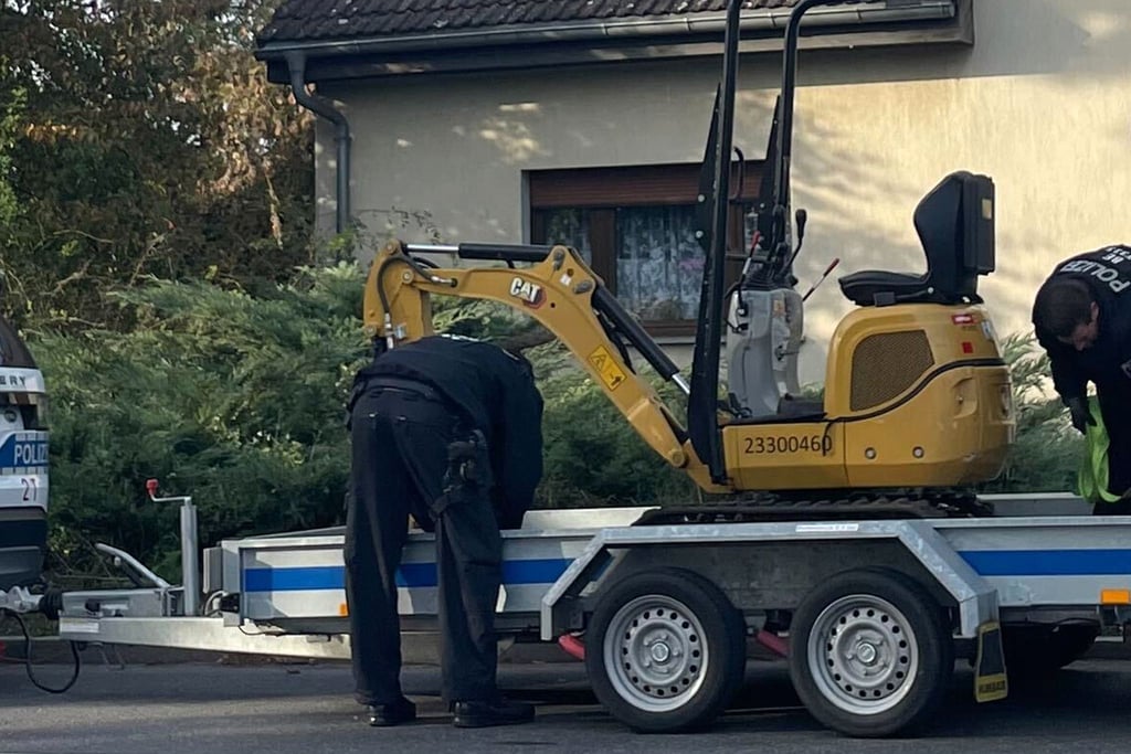 Bei der Suche nach Beweismitteln im Fall Rebecca setzte die Polizei auch einen Bagger ein.