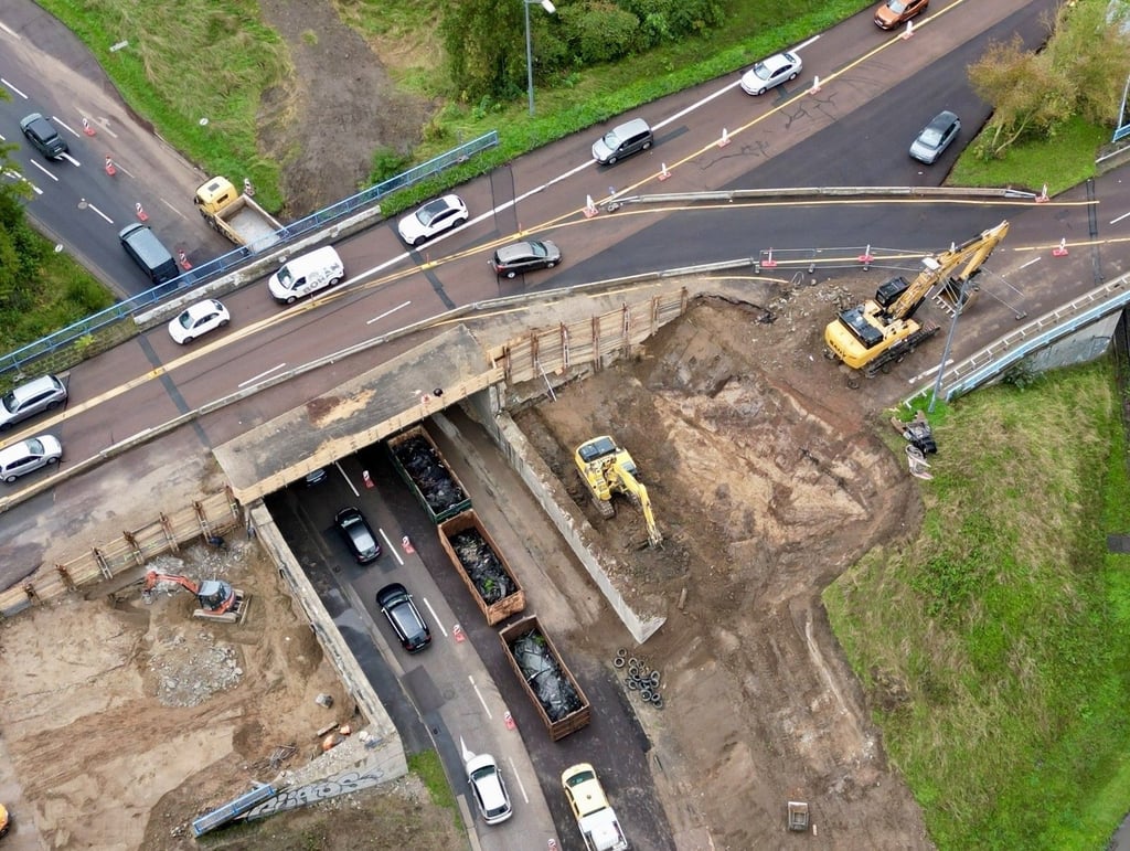 Die Brückenbaustelle am Rennbahnkreuz sorgt jetzt auch für Einschränkungen bei Ampeln und Parkleitsystem.
