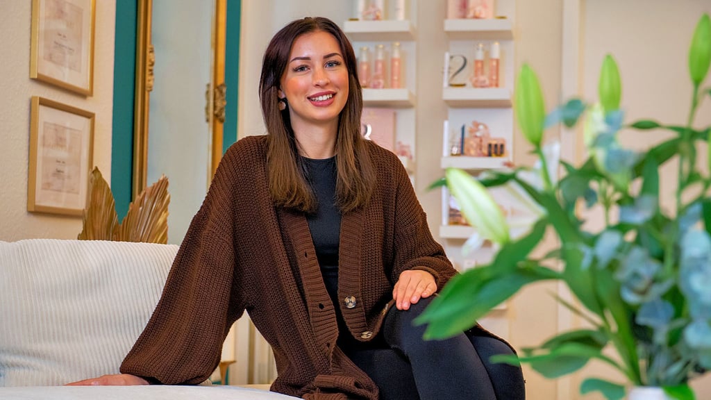 Menschen aller Altersgruppen von zwölf bis über 80 Jahren kommen zu kosmetischen Behandlungen in den Salon „La Bella Kosmetik“ von Hannah Kühn.