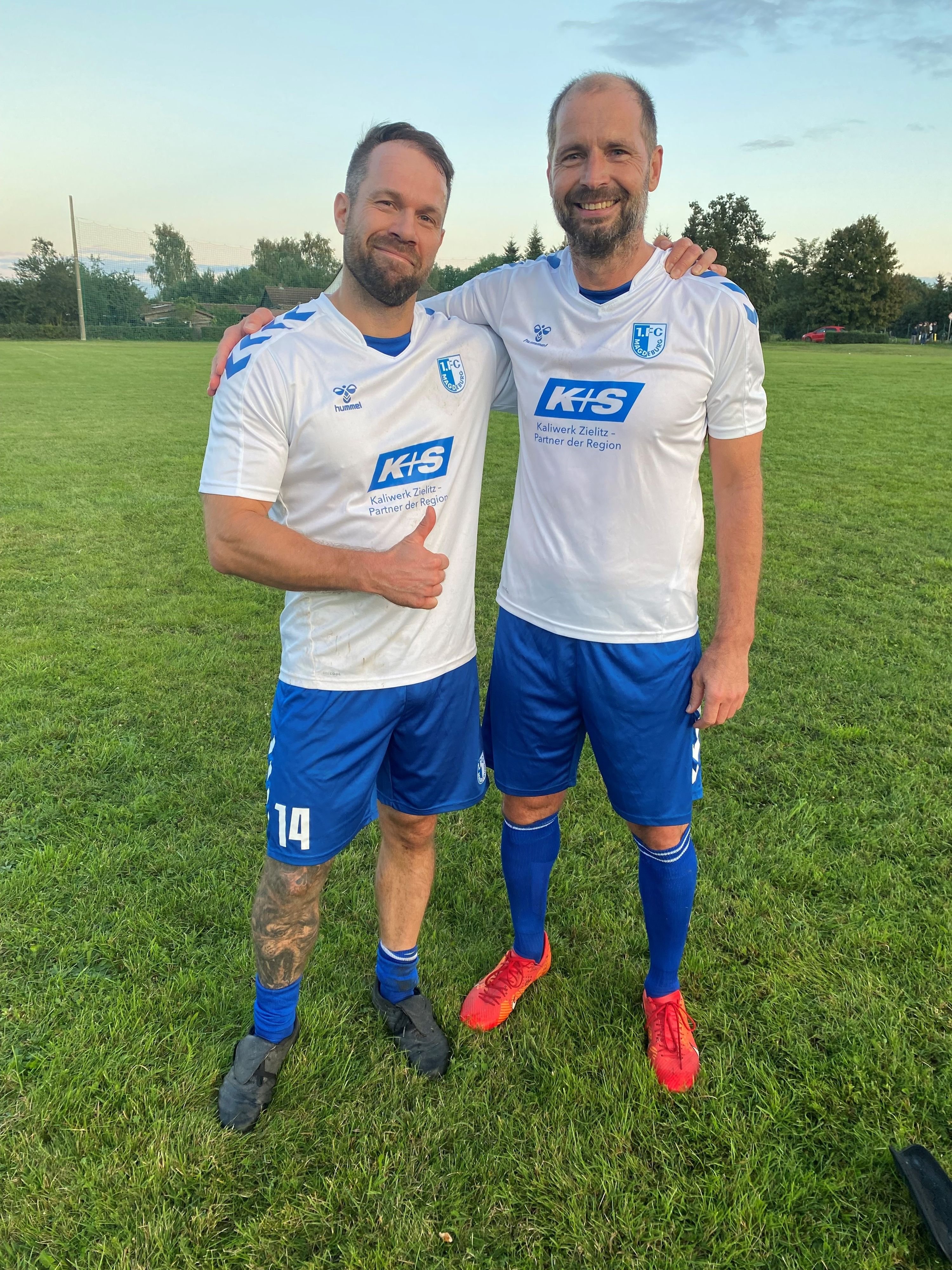 Fußball: FCM-Traditionself: Große Spende, emotionaler Abschied