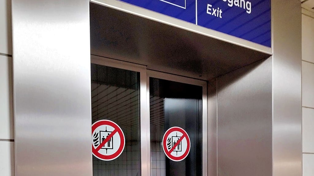 Erneuerter Aufzug am Bahnhof Salzwedel.