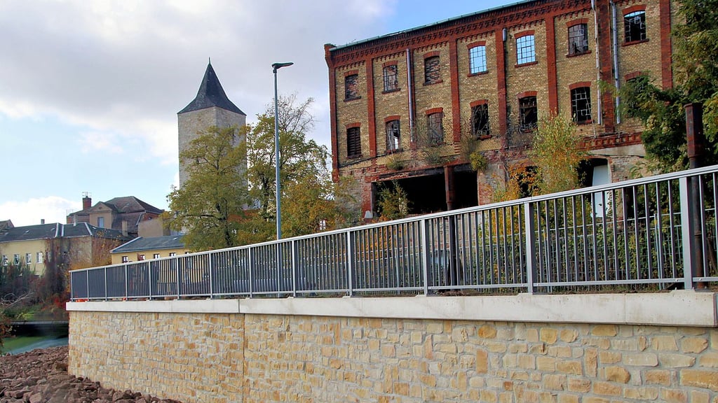 Vor allem in der Innenstadt stehen viele Ruinen.