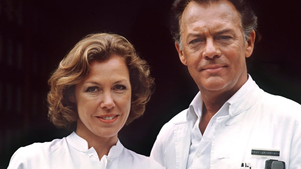 „Die Schwarzwaldklinik“ brachte in den 1980er Jahren Patientenfälle ins Fernsehen. (Archivbild)