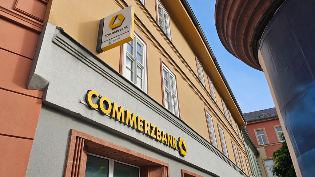 Die Gerüchte um eine Schließung der Commerzbankfiliale in Aschersleben entbehren nach Aussage des Geldinstituts jeder Grundlage.