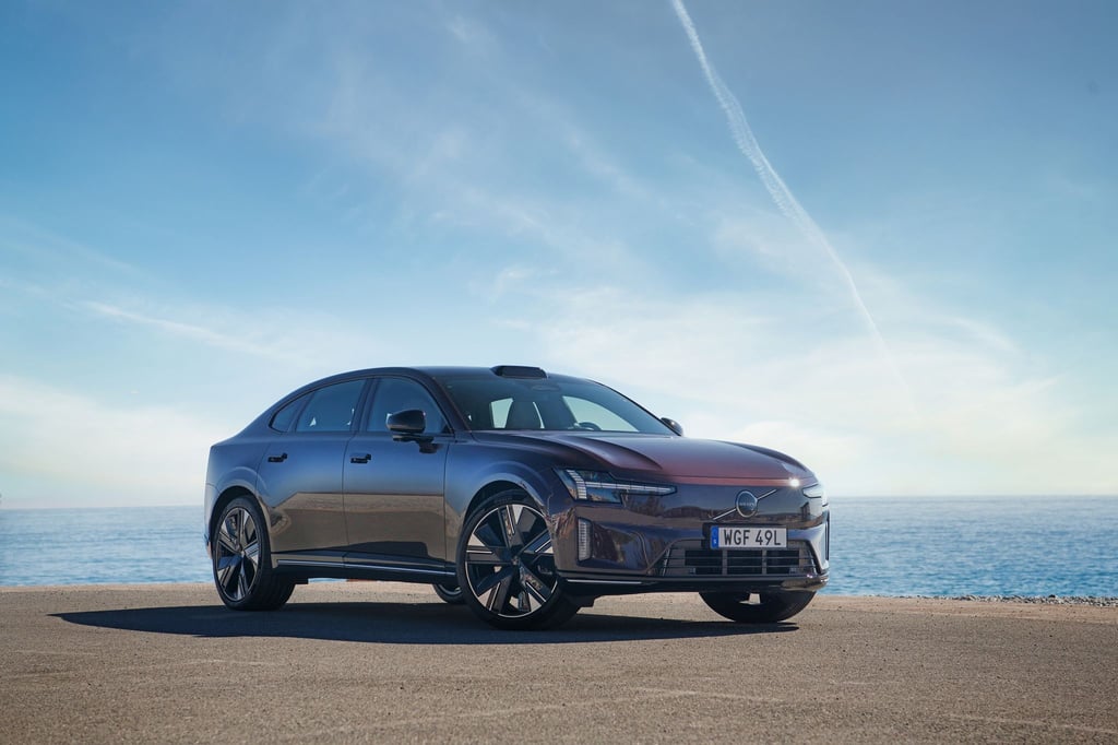Die elektrische Oberklasse-Limousine ES90 von Volvo kommt zu Preisen ab 71.990 Euro auf den Markt.