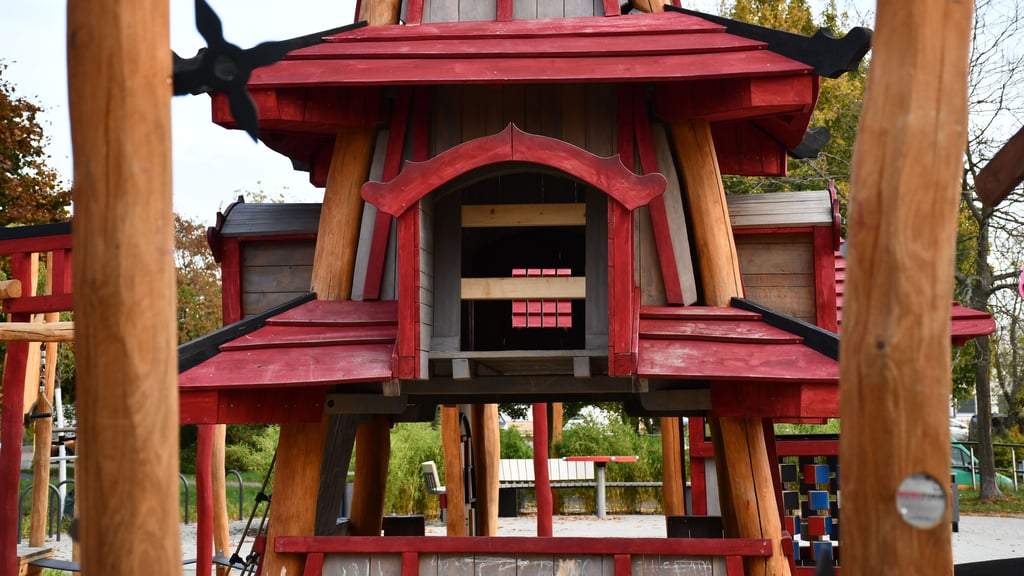 Damit sich Kinder nicht verletzen, wurde auf einem Magdeburger Spielplatz vorsorglich eine Rutsche abgebaut. Nach der Entdeckung von Sicherheitsmängeln musste die Rutsche auf dem Magdeburger Spielplatz entfernt werden.