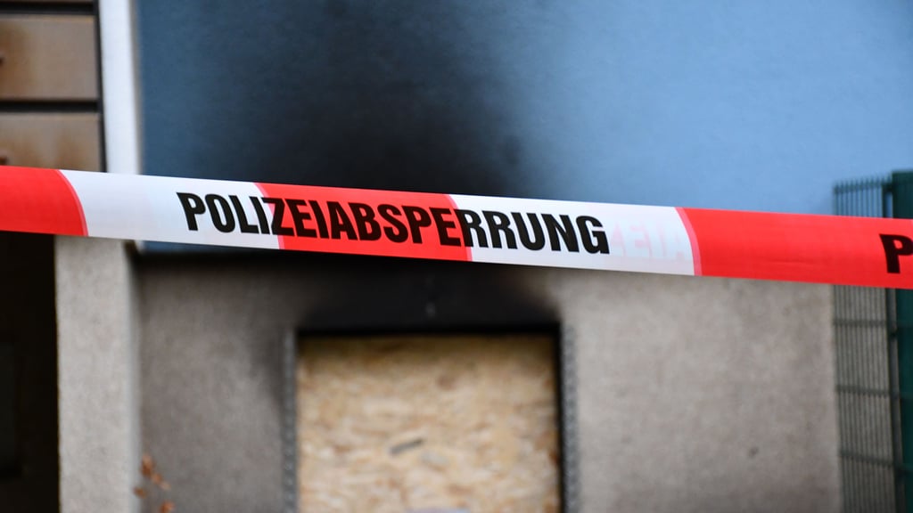 Nach dem Kellerbrand in einem Magdeburger Wohnhaus geht die Polizei von Brandstiftung als Ursache aus.